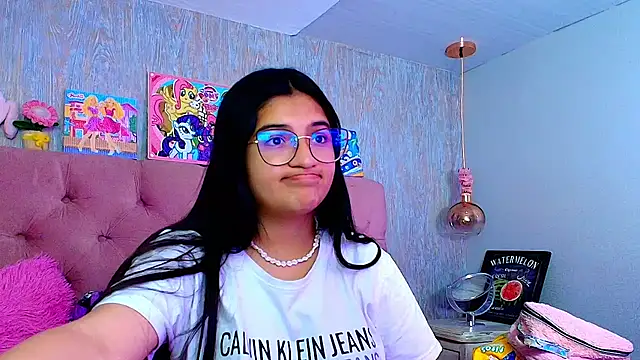 Snapshot of laurenelove chatting on 01-15-26, 04:39 laurenelove online show from 01-15-26, 04:39