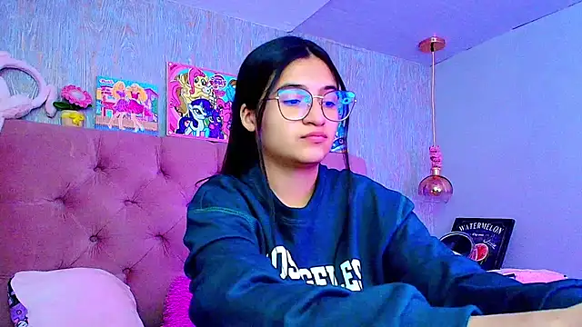 Snapshot of laurenelove chatting on 01-19-26, 03:32 laurenelove online show from 01-19-26, 03:32