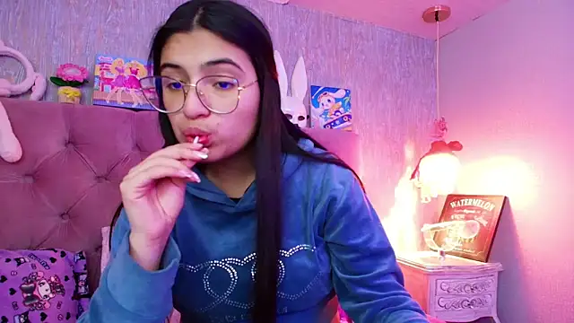 Snapshot of laurenelove chatting on 02-20-26, 03:25 laurenelove online show from 02-20-26, 03:25