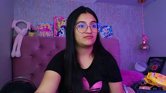 Snapshot of laurenelove chatting on 02-27-26, 03:50 laurenelove online show from 02-27-26, 03:50