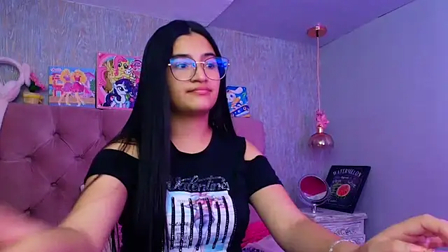 Snapshot of laurenelove chatting on 02-28-26, 04:24 laurenelove online show from 02-28-26, 04:24