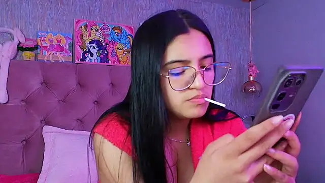 Snapshot of laurenelove chatting on 03-10-26, 04:17 laurenelove online show from 03-10-26, 04:17