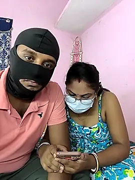 Snapshot of Lovlycouple1 chatting on 09-09-25, 05:01 Lovlycouple1 online show from 09-09-25, 05:01