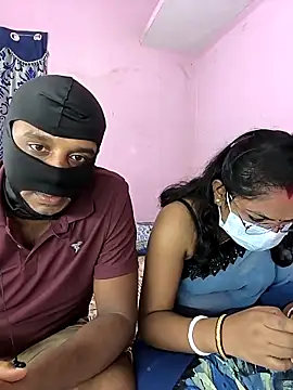 Snapshot of Lovlycouple1 chatting on 09-18-25, 05:59 Lovlycouple1 online show from 09-18-25, 05:59