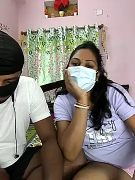 Snapshot of Lovlycouple1 chatting on 10-10-25, 06:34 Lovlycouple1 online show from 10-10-25, 06:34