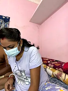 Snapshot of Lovlycouple1 chatting on 11-08-25, 05:56 Lovlycouple1 online show from 11-08-25, 05:56