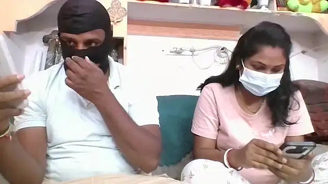 Snapshot of Lovlycouple1 chatting on 11-10-25, 05:12 Lovlycouple1 online show from 11-10-25, 05:12