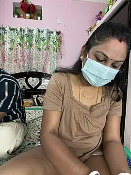 Snapshot of Lovlycouple1 chatting on 02-05-26, 03:33 Lovlycouple1 online show from 02-05-26, 03:33