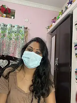 Snapshot of Lovlycouple1 chatting on 02-13-26, 05:47 Lovlycouple1 online show from 02-13-26, 05:47