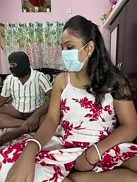 Snapshot of Lovlycouple1 chatting on 02-20-26, 02:52 Lovlycouple1 online show from 02-20-26, 02:52