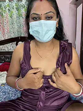 Snapshot of Lovlycouple1 chatting on 03-10-26, 06:18 Lovlycouple1 online show from 03-10-26, 06:18