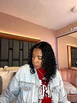 LisaMendez online show from 09-18-25, 03:41