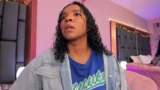 LisaMendez online show from 12-16-25, 03:55