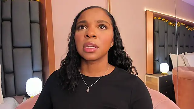 LisaMendez online show from 12-18-25, 12:17