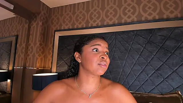 LisaMendez online show from 07-08-26, 03:44