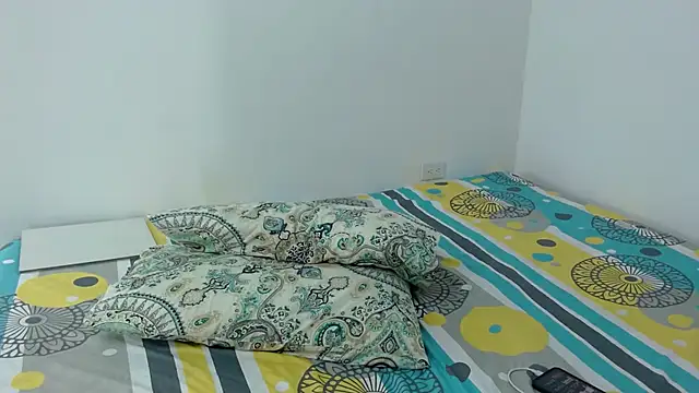 Snapshot of Sasha_Stonne chatting on 10-11-25, 04:12 Sasha Stonne online show from 10-11-25, 04:12