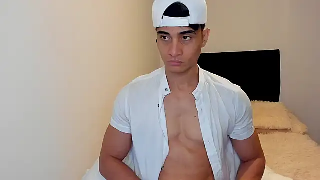 Snapshot of stylish_men chatting on 09-30-25, 01:49 stylish men online show from 09-30-25, 01:49