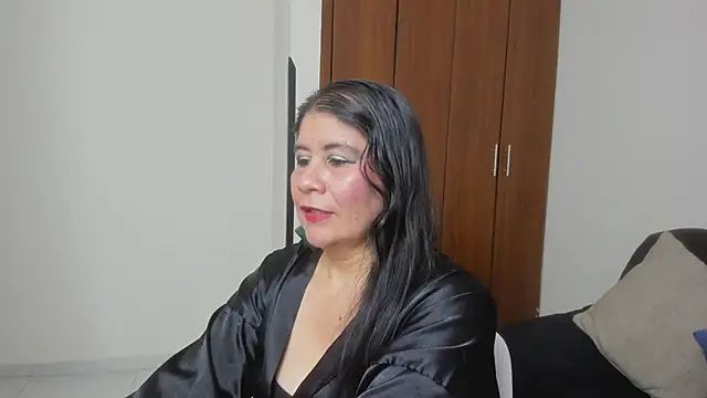 kiraGeiner online show from 05-24-26, 12:59