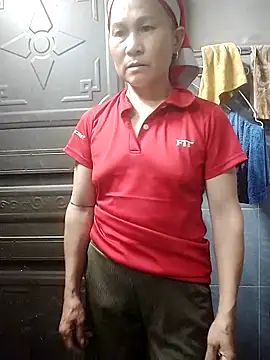 Snapshot of phlin1 chatting on 05-18-26, 07:03 phlin1 online show from 05-18-26, 07:03