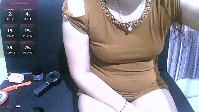 Snapshot of Owe_chan chatting on 06-03-26, 08:39 Owe chan online show from 06-03-26, 08:39