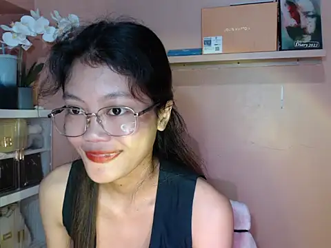 Snapshot of skinny_gracie chatting on 09-18-25, 02:35 skinny gracie online show from 09-18-25, 02:35