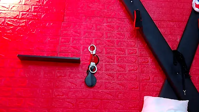 bdsmforever18 online show from 04-25-26, 01:52