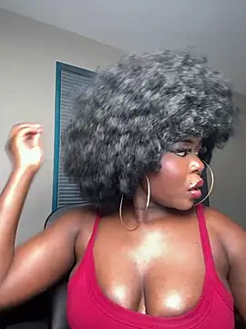 WomanNextdoor1 online show from 04-30-26, 10:21