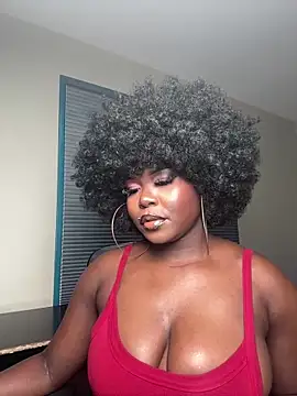 WomanNextdoor1 online show from 06-21-26, 11:13