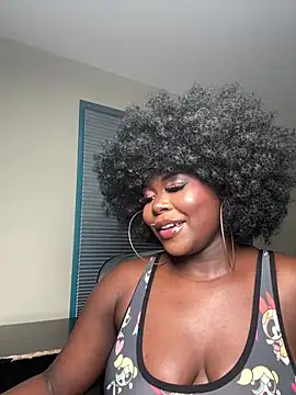 WomanNextdoor1 online show from 07-04-26, 11:33