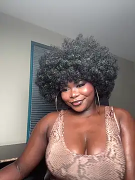 WomanNextdoor1 online show from 07-17-26, 10:36