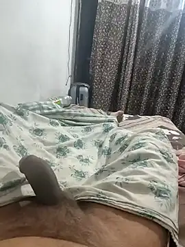 Snapshot of Aeroxx chatting on 09-13-25, 01:00 Aeroxx online show from 09-13-25, 01:00