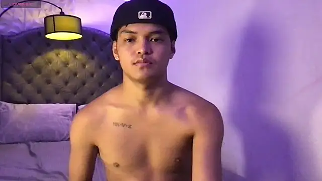 asianhugescott online show from 04-20-26, 03:37