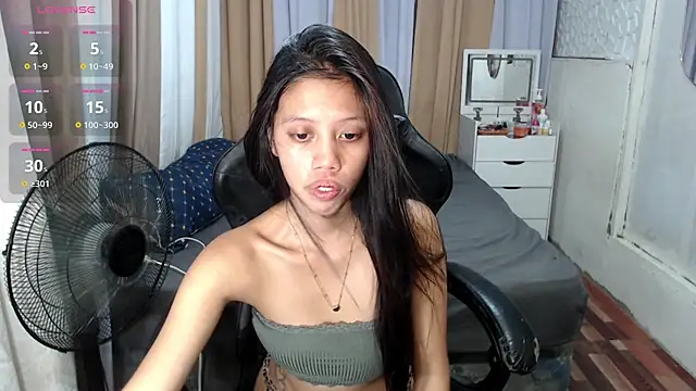 Snapshot of kourtneyluv_ chatting on 06-29-26, 05:35 kourtneyluv online show from 06-29-26, 05:35
