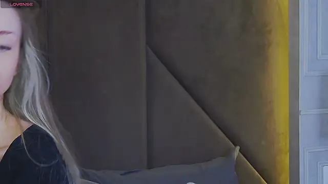 MarilynNova online show from 07-12-26, 05:31