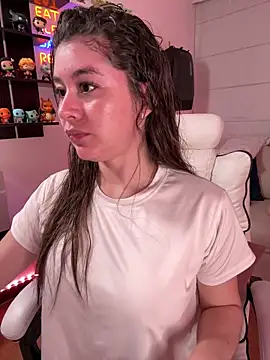 Snapshot of Sharon_07 chatting on 02-23-26, 11:24 Sharon 07 online show from 02-23-26, 11:24