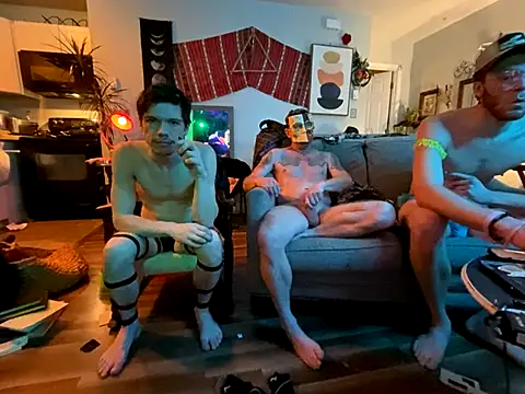 Snapshot of SalemStratton chatting on 12-15-25, 09:57 SalemStratton online show from 12-15-25, 09:57