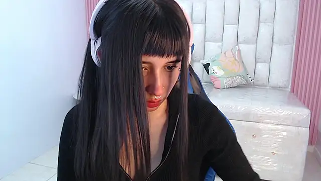 Snapshot of allyssa_bellini_s chatting on 09-13-25, 03:28 allyssa bellini s online show from 09-13-25, 03:28