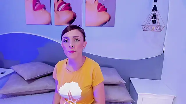 Snapshot of Nicol_89_ chatting on 02-21-26, 11:44 Nicol 89 online show from 02-21-26, 11:44