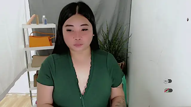 Snapshot of Yhana_Slut chatting on 11-28-25, 01:25 Yhana Slut online show from 11-28-25, 01:25