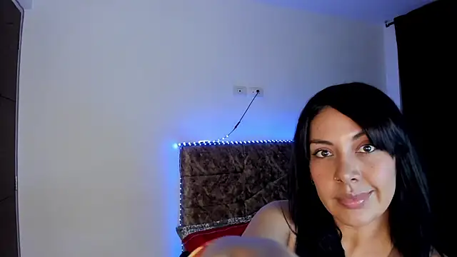 Snapshot of Vik_gomez chatting on 12-18-25, 03:01 Vik gomez online show from 12-18-25, 03:01