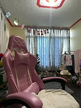 laure torres online show from 07-28-26, 12:01