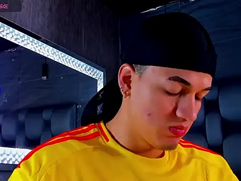 Snapshot of rocoo_santos chatting on 03-10-26, 05:40 rocoo santos online show from 03-10-26, 05:40