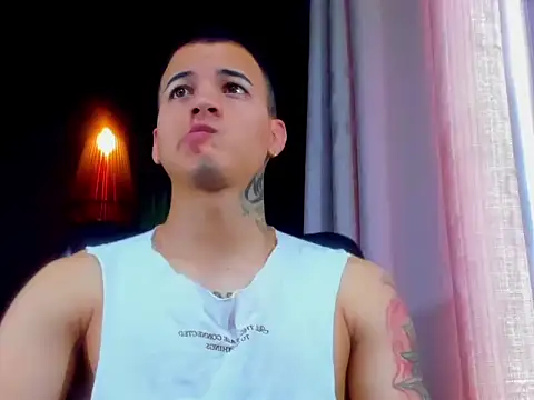 Snapshot of rocoo_santos chatting on 05-05-26, 05:54 rocoo santos online show from 05-05-26, 05:54