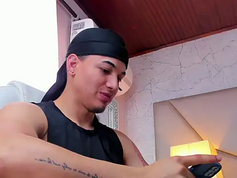 Snapshot of rocoo_santos chatting on 05-20-26, 06:25 rocoo santos online show from 05-20-26, 06:25
