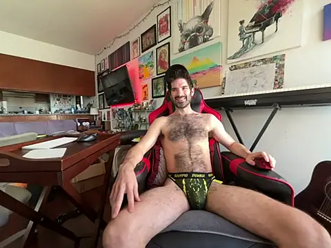 Snapshot of Pupscritch chatting on 02-02-26, 05:00 Pupscritch online show from 02-02-26, 05:00