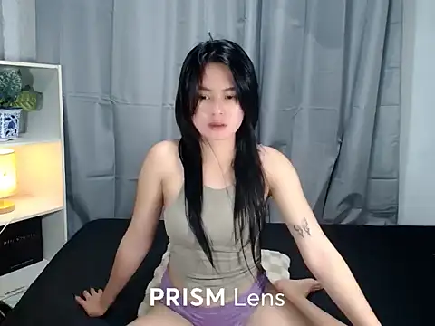 Urasian ladybug online show from 10-13-25, 04:12