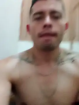 Snapshot of PitudoWuero chatting on 09-21-25, 06:26 PitudoWuero online show from 09-21-25, 06:26