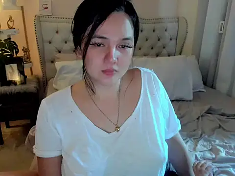 Snapshot of SweetHoney369 chatting on 06-17-26, 01:30 SweetHoney369 online show from 06-17-26, 01:30