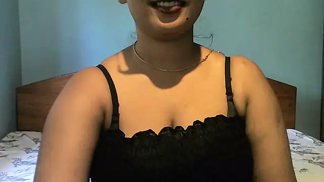 Snapshot of LoveTrainX chatting on 03-03-26, 07:36 LoveTrainX online show from 03-03-26, 07:36