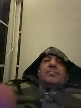 Snapshot of BULLBSX chatting on 03-12-26, 11:22 BULLBSX online show from 03-12-26, 11:22